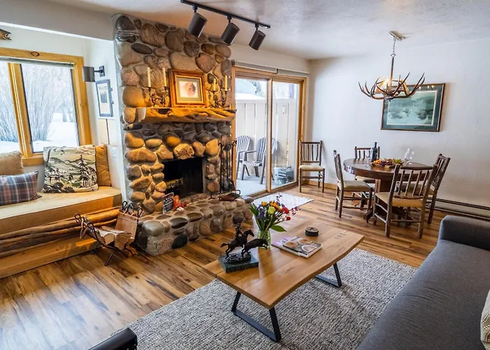 Apartment Rmr: Cedars 1412 In The Aspenswilson Wy *