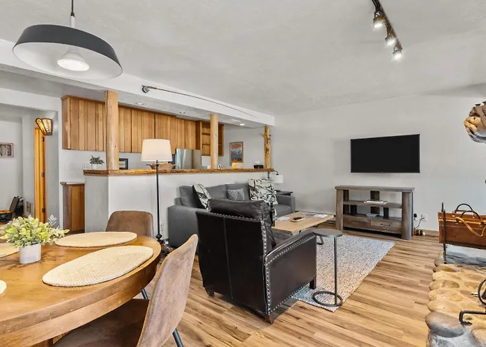 Rmr: Cedars 1412 In The Aspenswilson Wy Apartment
