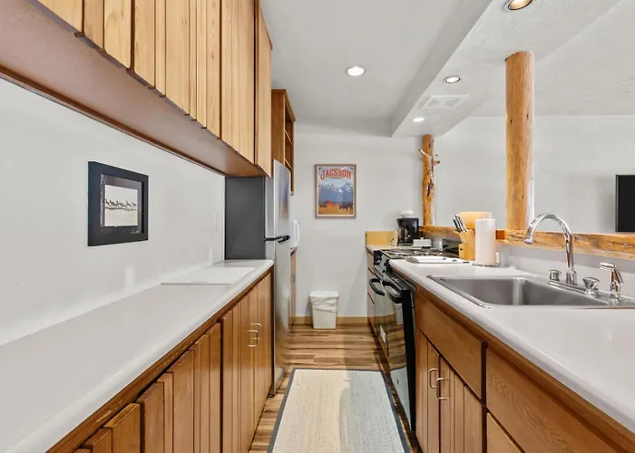 Apartment Rmr: Cedars 1412 In The Aspenswilson Wy *