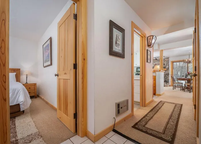 Rmr: Cedars 1412 In The Aspenswilson Wy Apartment Wilson